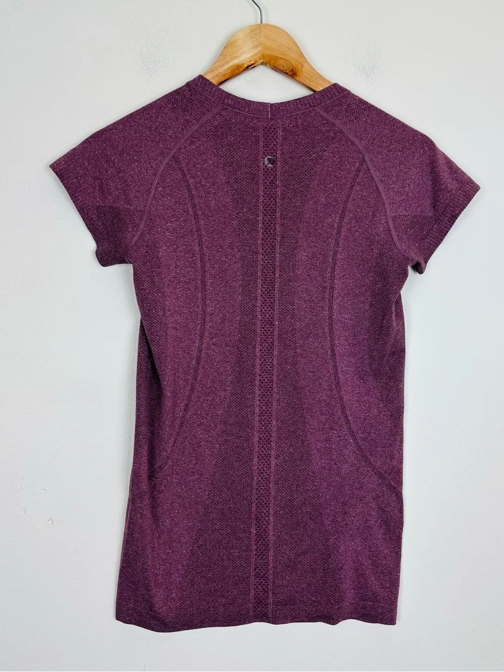 Lululemon Dusty Plum Short Sleeve Swiftly Tech Top. Size 6